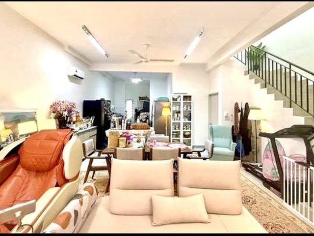 RENOVATED 22x70 Double Storey Sejati Lakeside Cyberjaya