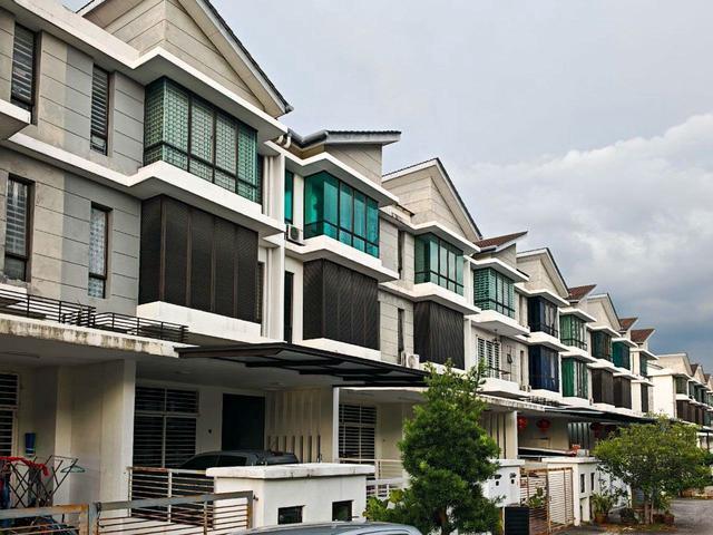 RENOVATED 25 Storey Terrace Taman Putra Impiana Puchong