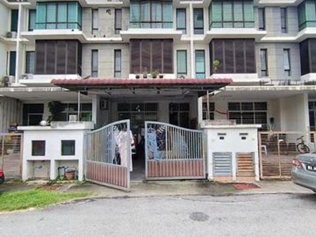 RENOVATED 25 Storey Terrace Taman Putra Impiana Puchong
