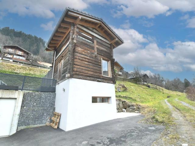 Renovated 2.5 room flat in Mazot to let!