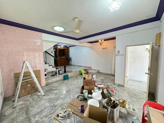Renovated 2 and half Storey House Desa 13 Bandar Country Homes