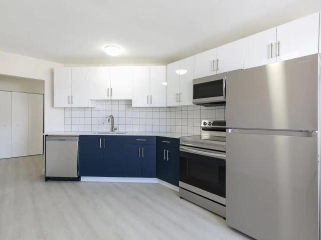 RENOVATED 2 BDRM Apartment Steps to University & Foothills Hospital