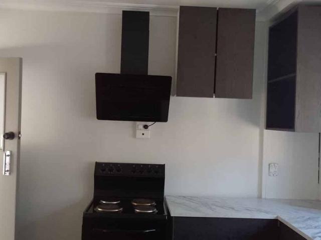 Renovated 2 bed with outside room