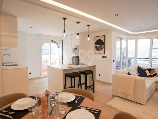 Renovated 2 Bedroom Apartment with Sea Views in Gated Community – Nueva Andalucía
