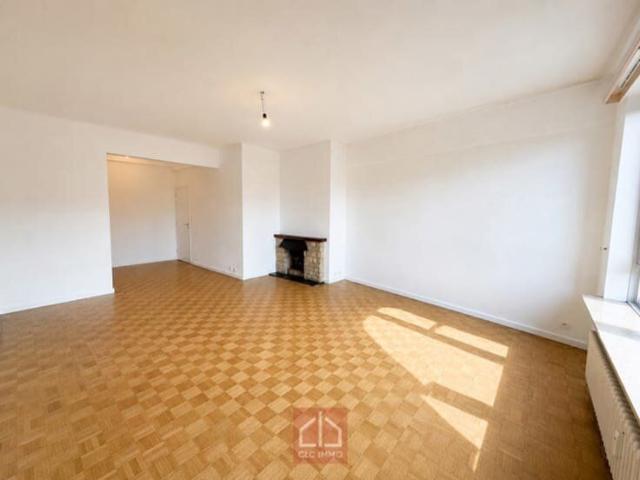 Renovated 2 Bedroom Apartment – Balcony – Parking Space