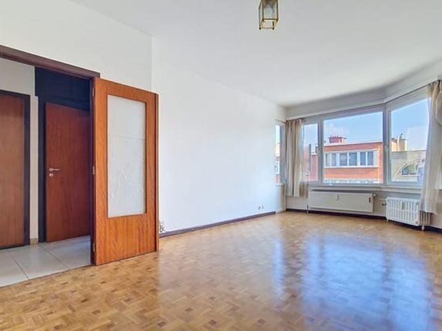 Renovated 2 bedroom apartment of 80 sqm with balcony
