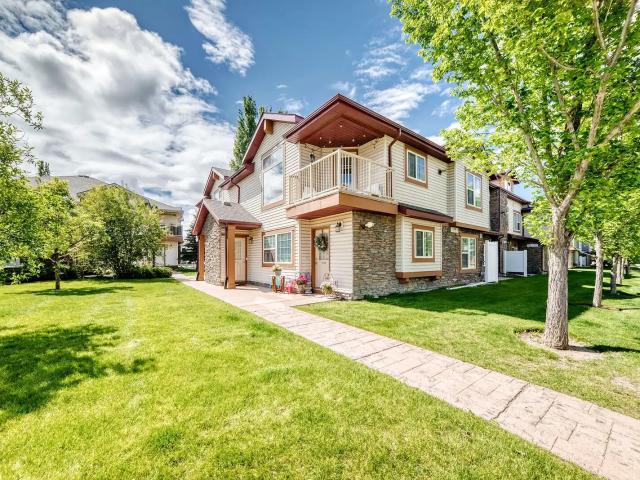 Renovated 2 Bedroom condo in panorama hill