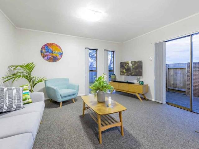Renovated 2 Bedroom Home In Prime Location