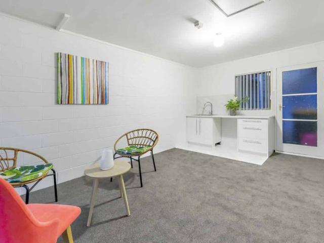 Renovated 2 Bedroom Home In Prime Location