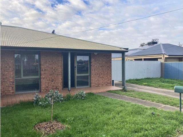 Renovated 2 bedroom Home with Yards near COSTCO