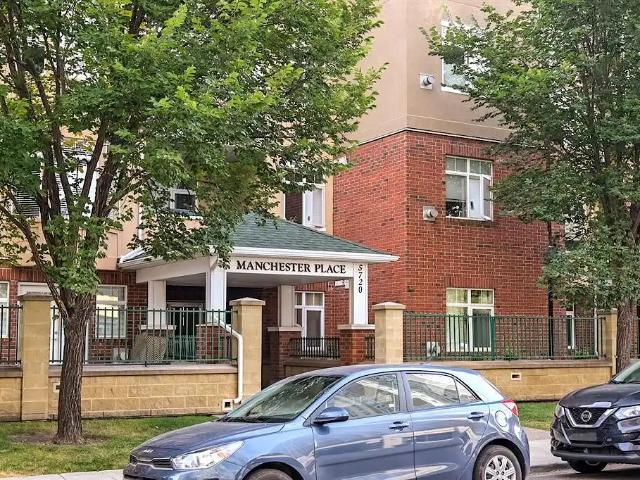 Renovated 2 bedrooms and 2 bathrooms condo