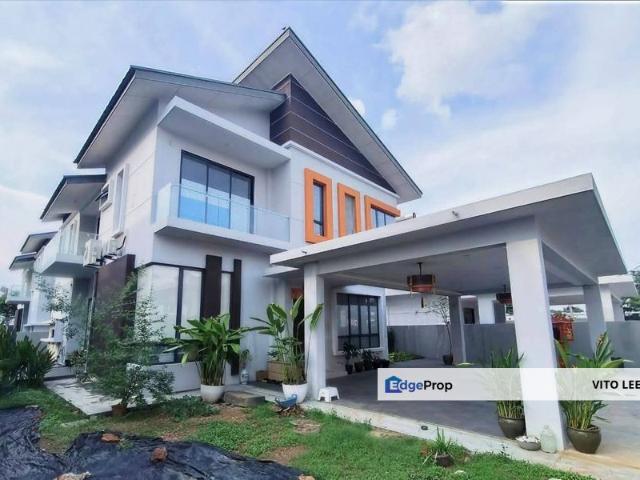 ​✨ Freehold Renovated 2 Storey Bungalow for Sale!