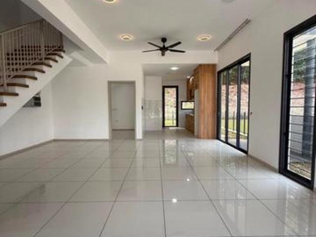 Renovated 2 Storey End Lot House in Ilham Residence 1 Elmina For Sale