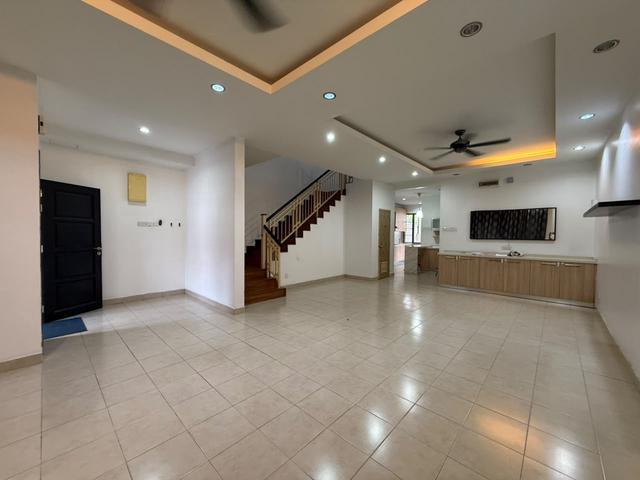 Renovated 2 Storey House in Denai Alam For Rent