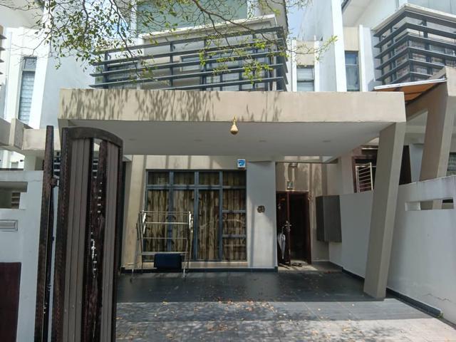 Renovated 2 Storey Intermediate house Laman GlenmarieShah Alam