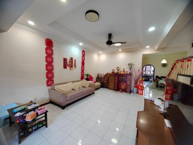 Renovated 2 Storey Jalan Rumbia Taman Daya