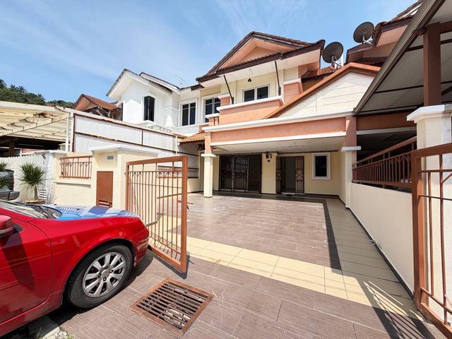 RENOVATED 2 Storey Lorong Az zaharah Puncak Alam