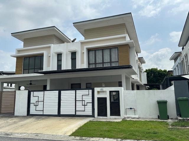 RENOVATED 2 Storey Linked Semi D Semenyih For SALE