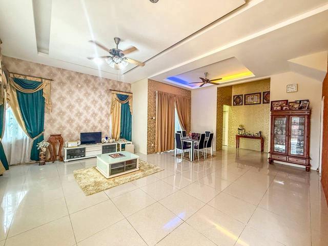 RENOVATED 2 Storey Semi D Warisan Puteri Sikamat Seremban