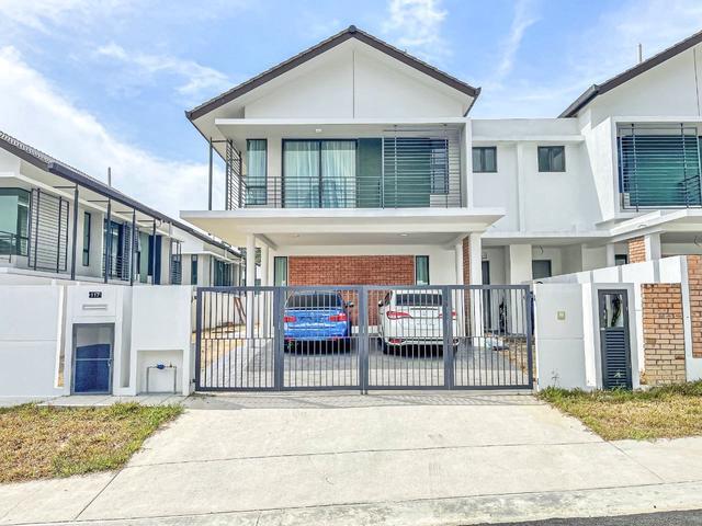RENOVATED 2 Storey SEMID Greenhill Residence Seksyen U10 Shah Alam