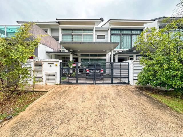 RENOVATED 2 Storey Superlink Aster Grove Denai Alam