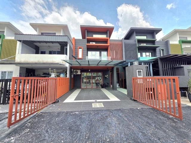 RENOVATED 2 Storey Terrace Clover Homes Laman Semanggi Semeyih