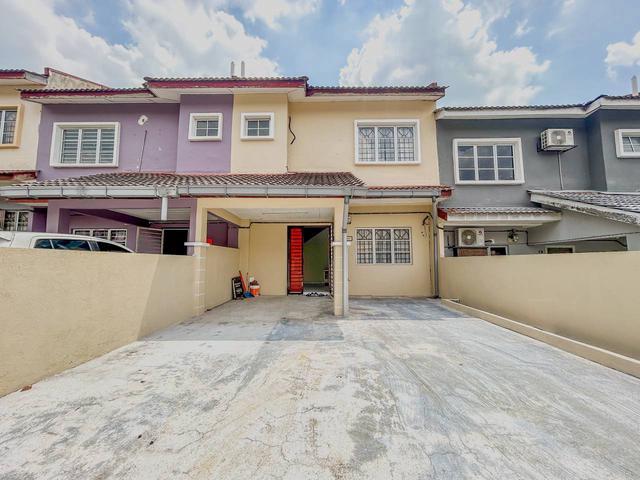 RENOVATED 2 Storey Terrace Jalan Kesumba Bukit Beruntung Rawang