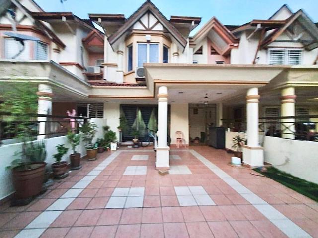RENOVATED 2 Storey Terrace Jalan Spektrum U16 Taman Bukit Subang