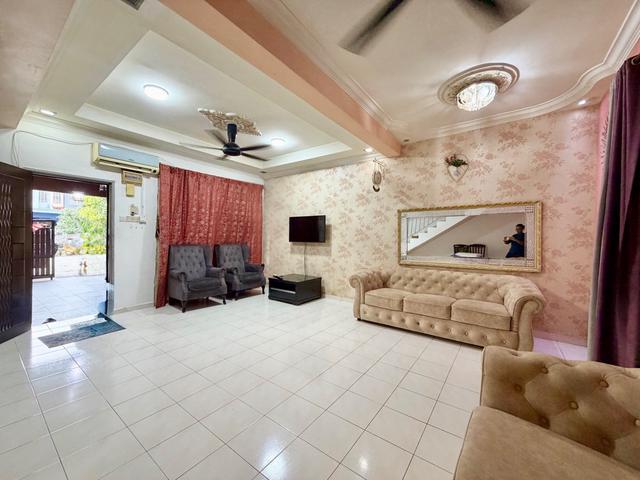 RENOVATED 2 Storey Terrace Seri Pristana Saujana Utama