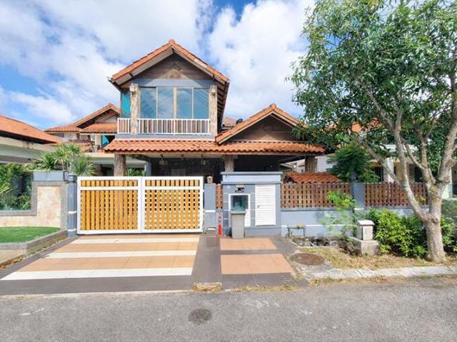 RENOVATED 2 Sty Semi D Tmn Bkt Dahlia Pasir Gudang FREEHOLD