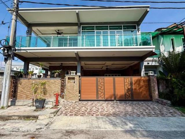 RENOVATED 2 Sty Terrace End Lot Impian Sejati Saujana Impian Kajang