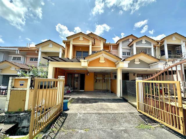 RENOVATED 2Storey Terrace Intermediate Taman Universiti Kajang