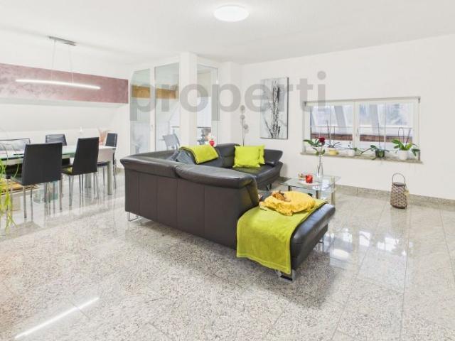 Renovated 4.5 room duplex in historic farmhouse with balcony, Rothrist AG