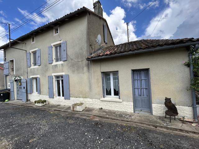 Renovated 4 Bedroom House with Independent Apartment