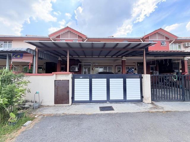 RENOVATED 4 BEDROOM Teres 15 Tingkat Taman Teratai Nilai 7