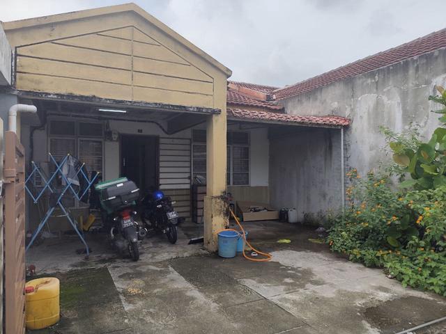 RENOVATED 5 ROOMS Single Storey Pinggiran Cyber