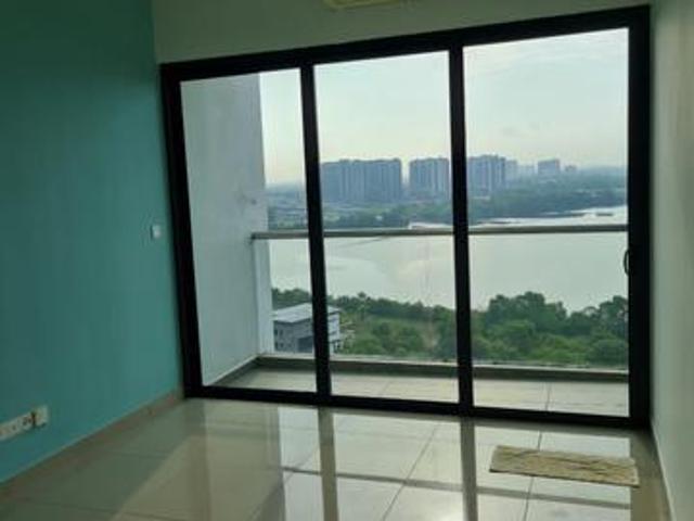 Renovated Condominium with Nice Lake ViewFor Sales