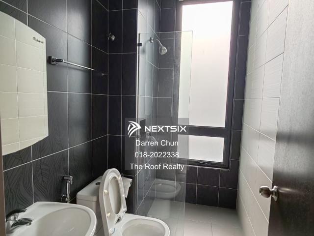 Renovated condition 2 storey terrace house @ east zone seri austin, fully extended kitchen, 24 hours gated & guarded area. Facing north bumi released unit, view to offer