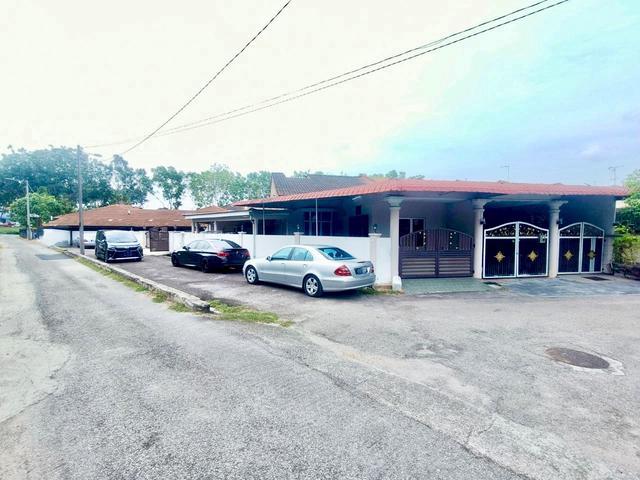 Renovated Corner Lot Teres Setingkat Taman Merbok Bukit Katil Melaka