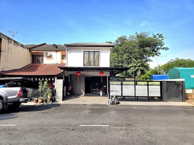 RENOVATED CORNER LOT Double Storey Taman Ampang Indah Ampang