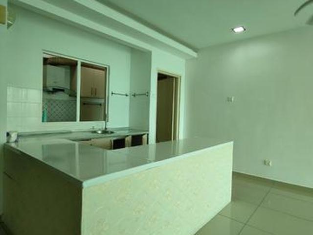Renovated cabinet condo near by Lrt station Puchong Kinrara