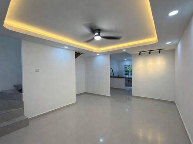 Renovated Cantik Double Storey Terrace Taman Kantan Permai Kajang