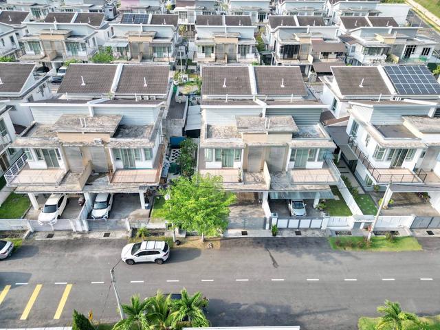 RENOVATED CHEAPEST 2 Storey Semi D Cluster Royal Ivory SP 10