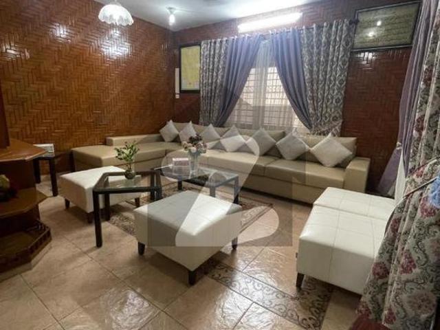 Renovated and maintained 300 square yards 4 bedroom bungalow with basement near to Nisar Shaheed Park DHA phase 4 is available for sale DHA Phase 4