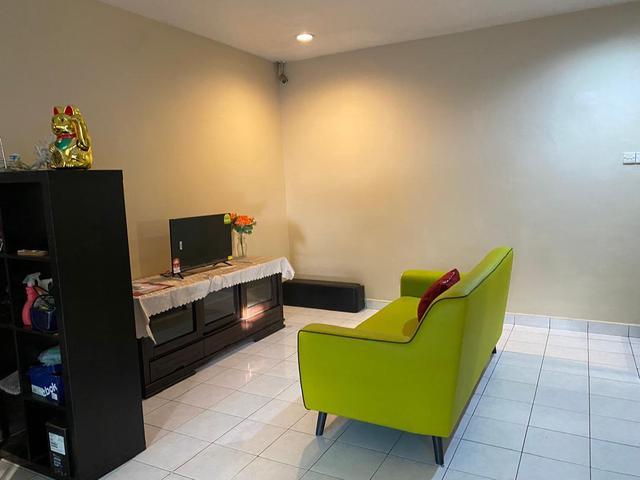 Renovated and Partially Furnished Townhouse Kota Kemuning