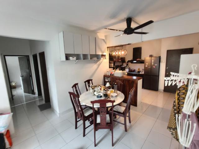 Renovated Akasia Apartment Berjaya Park Seksyen 32 Shah Alam