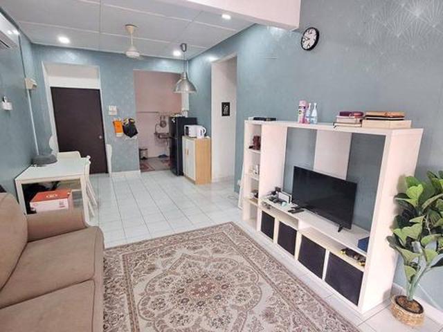 RENOVATED Alam Budiman Apartment Seksyen u10 Shah Alam