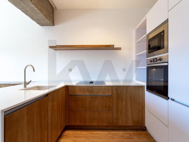 Renovated apartment on Avenida da República
