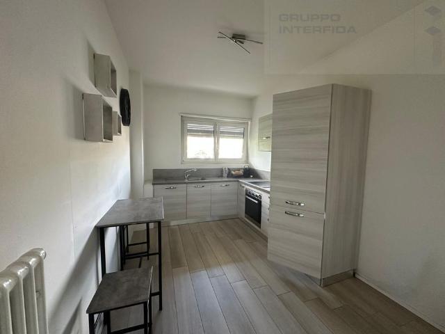 RENOVATED APARTMENT WITH BALCONY OVERLOOKING THE PARK