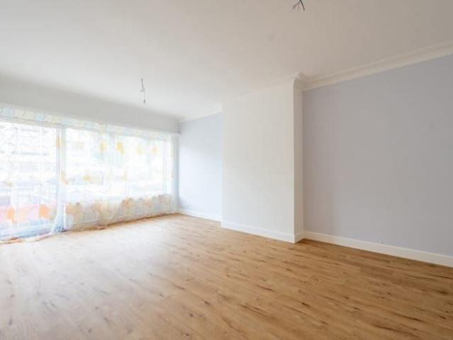 Renovated Apartment with Terrace in Woluwe